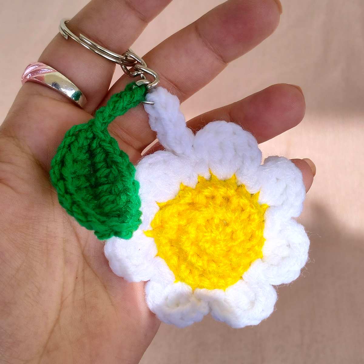 Daisy Flower Keychain