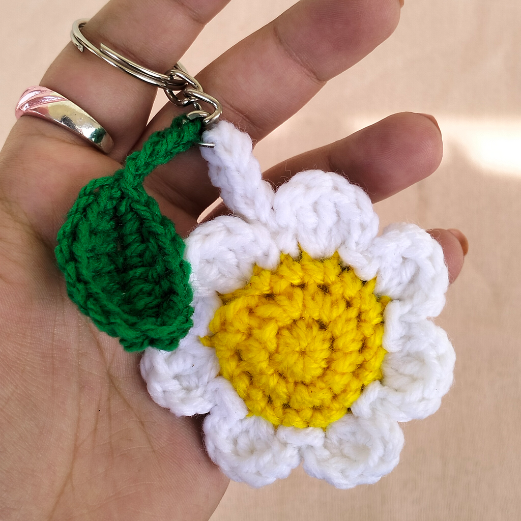 Daisy Flower Keychain