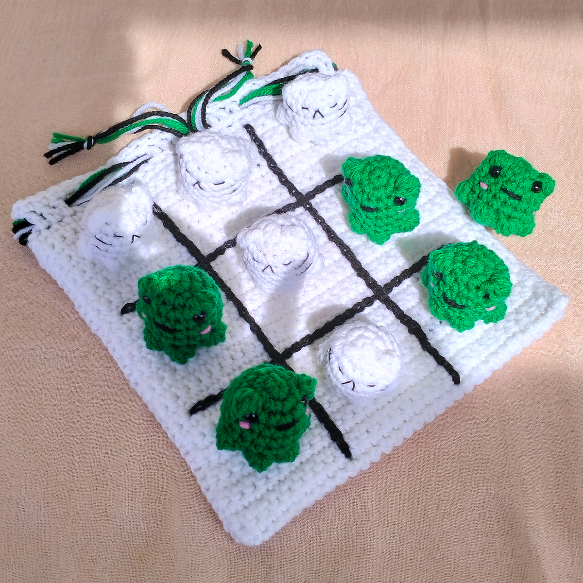 Frog & Cat Tic-Tac-Toe Magnetic Game