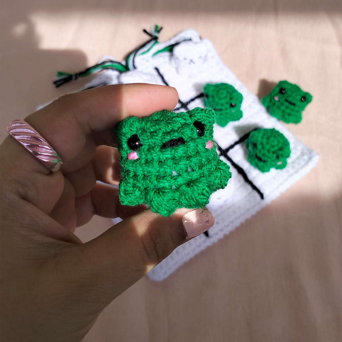 Frog & Cat Tic-Tac-Toe Magnetic Game