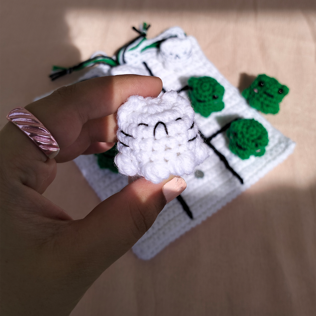 Frog & Cat Tic-Tac-Toe Magnetic Game
