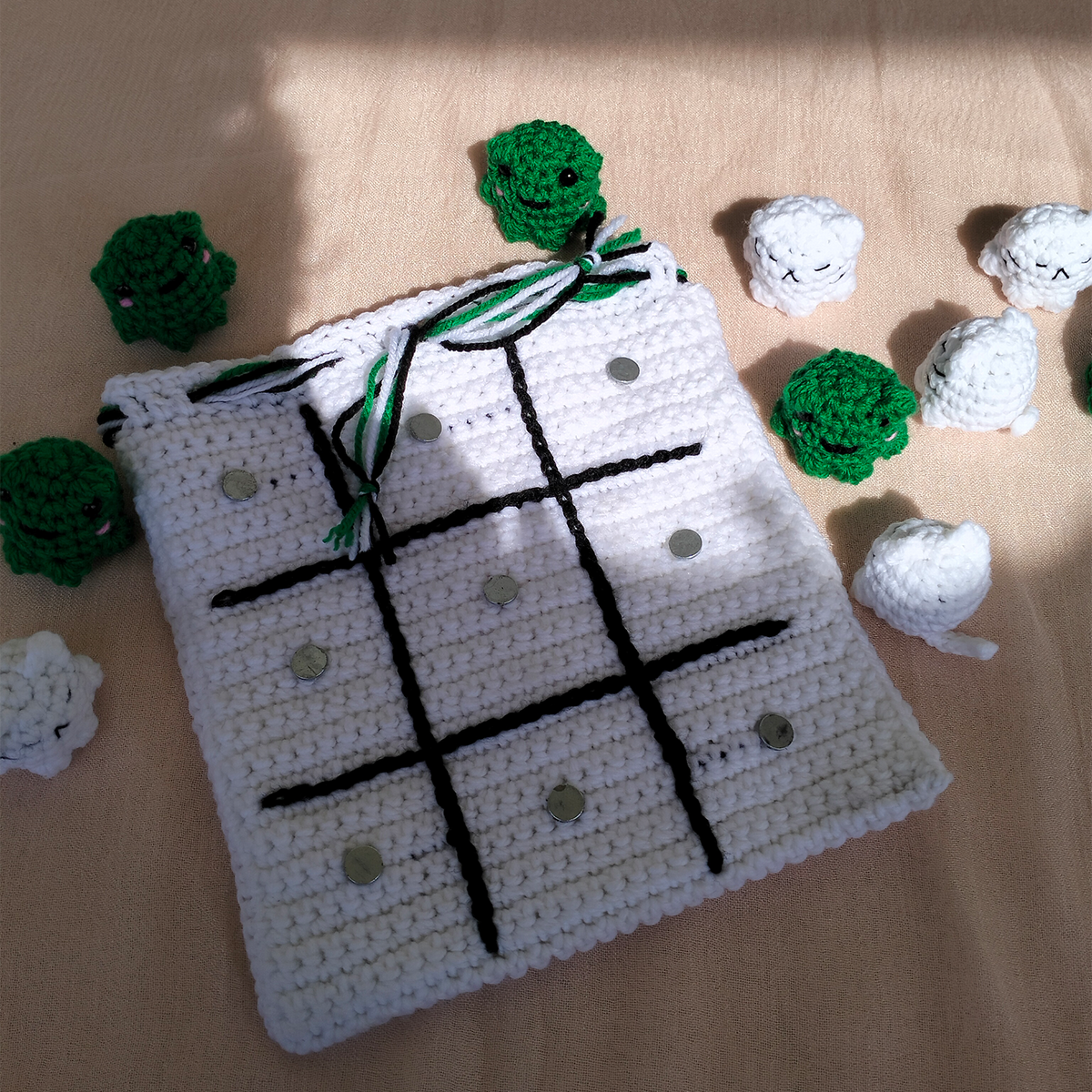Frog & Cat Tic-Tac-Toe Magnetic Game